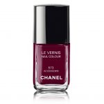 vernis à ongles bordeaux chanel