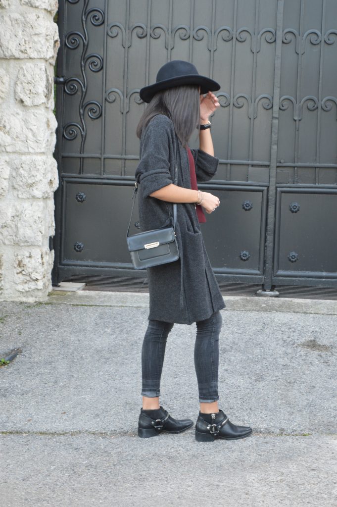 idée tenue hiver blog mode jean gris bottines plates chapeau fedora zara pas cher haut bordeaux gilet xxl mango blogueuse 