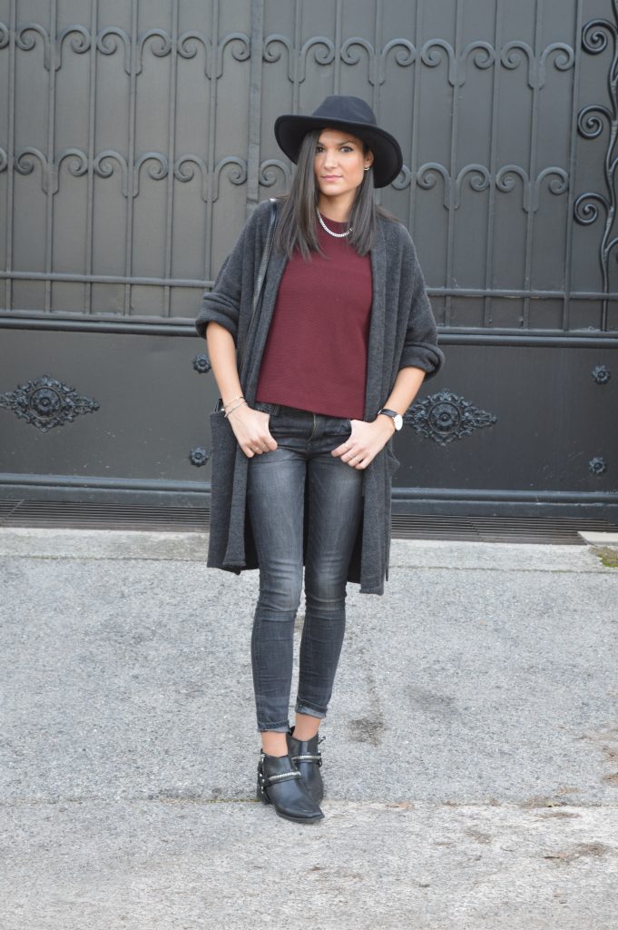 idée tenue hiver blog mode jean gris bottines plates chapeau fedora zara pas cher haut bordeaux long gilet en laine xxl mango 