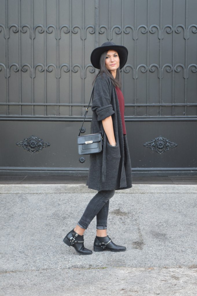 idée tenue hiver blog mode jean gris bottines fermeture éclair zip plates chapeau fedora zara pas cher haut bordeaux gilet xxl mango 