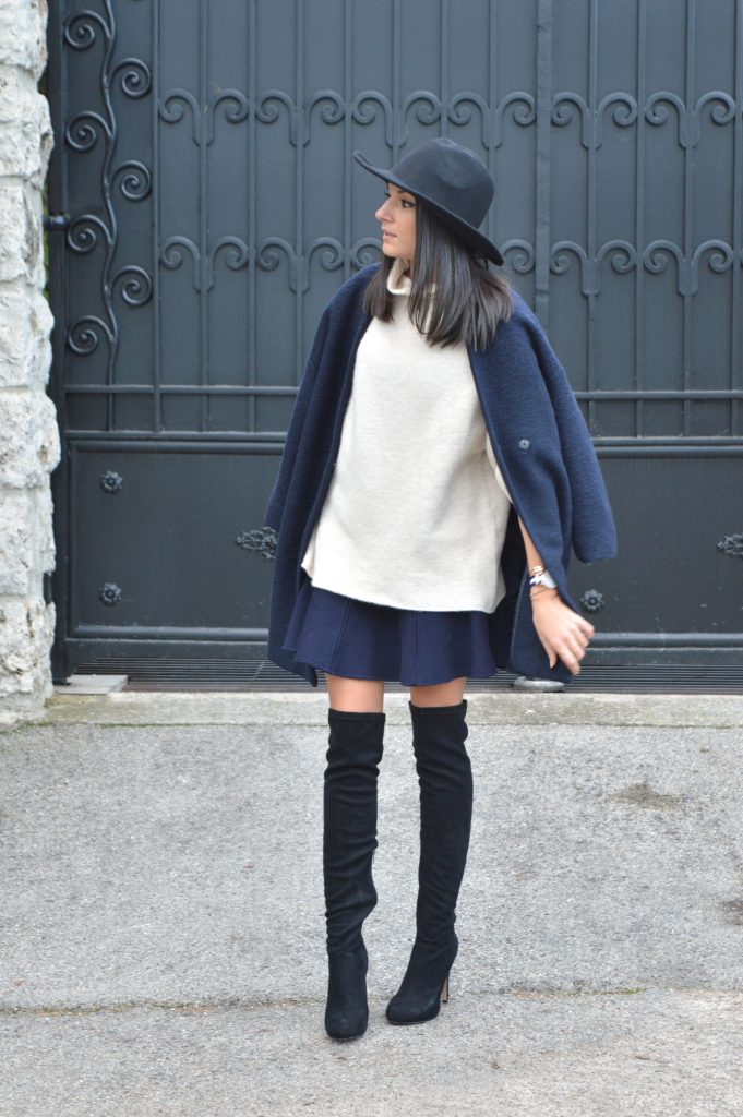 jupe patineuse bleue zara pull col cheminée col haut col roulé beige zara cuissardes en daim a talons montre daniel wellington idée tenue hiver chapeau fedora h&m manteau tendance 2015  blog mode inspiration tenue