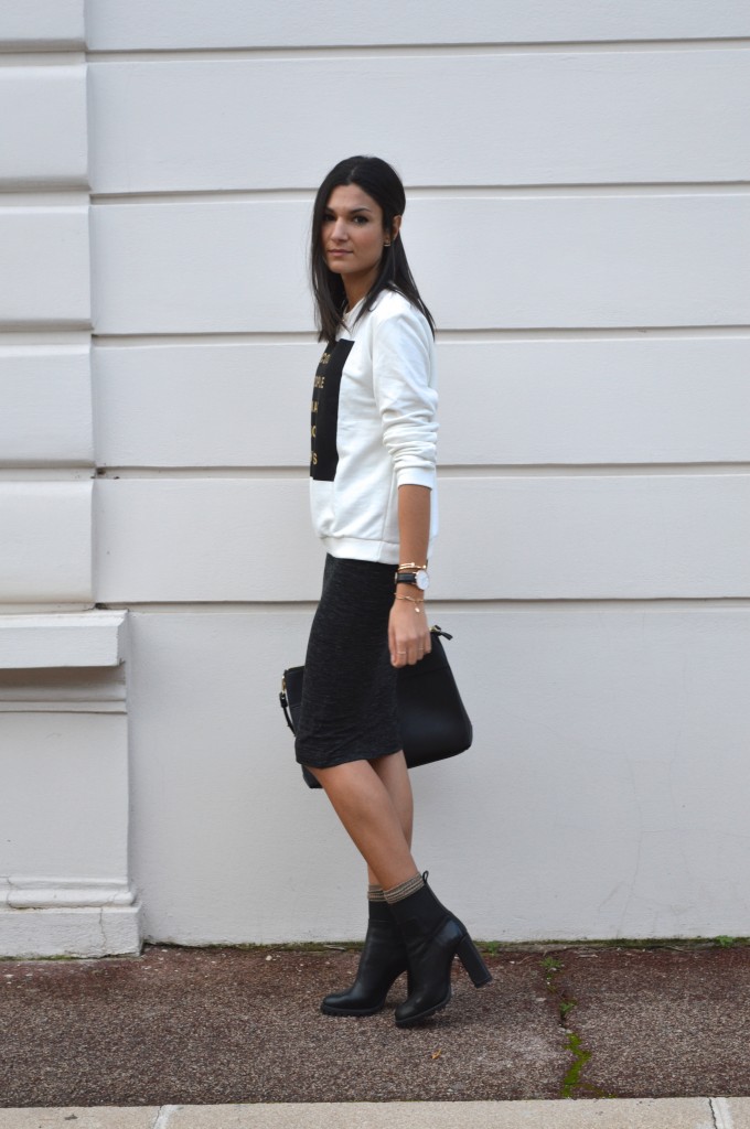 nouveau blog mode jupe midi zara sweat mange noir et blanc doré chaussettes paillettes bottines talon style