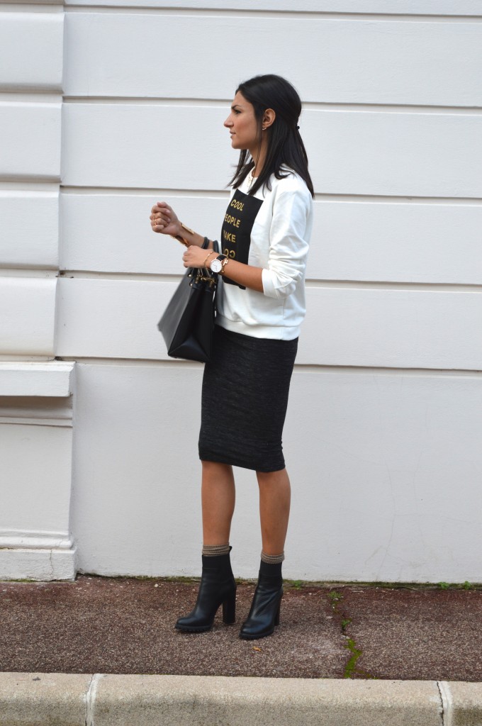 jolie tenue jupe midi zara sweat mange noir et blanc doré chaussettes paillettes bottines talon blog mode