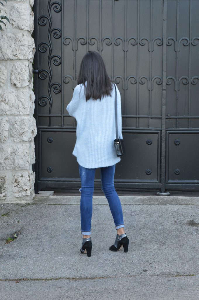 pull doudou bleu ciel jean denim destroy zara chaussures à paillettes cosmoparis nouveau blog mode