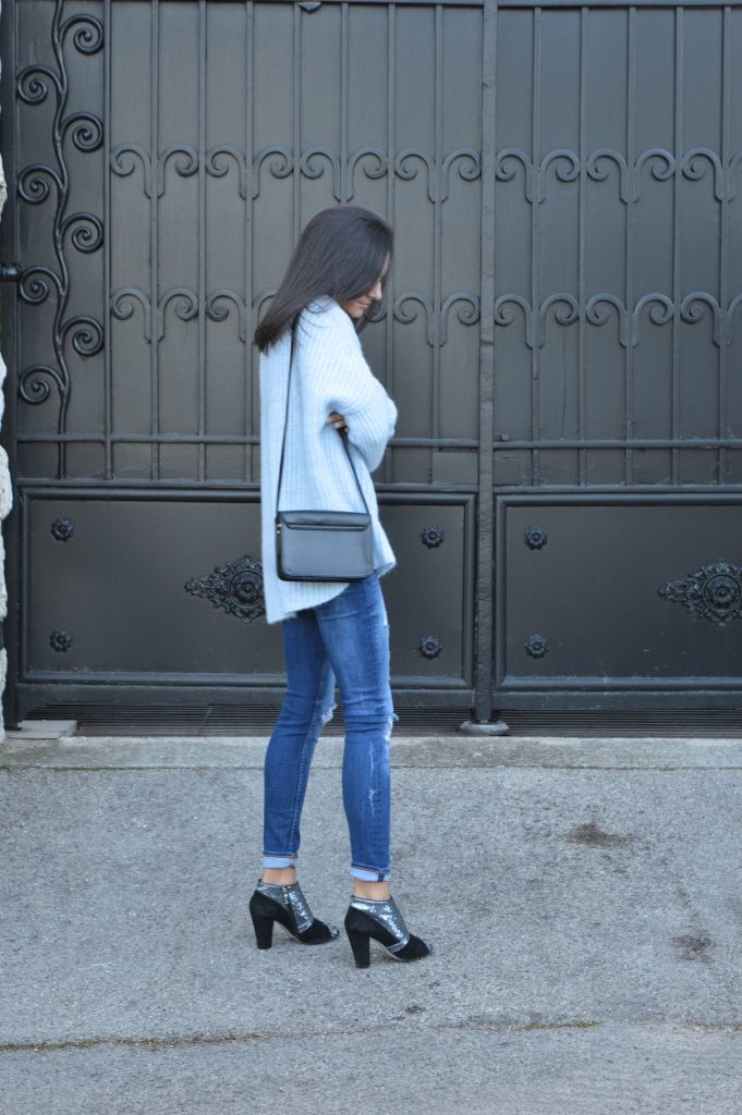 pull doudou bleu ciel jean denim destroy zara chaussures à paillettes cosmoparis idée tenue hiver 2015 blog mode nouveau