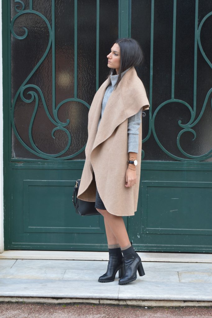 comment porter manteau camel zara pull gris col haut col roulé col cheminée jupe tube bottines à talon zara