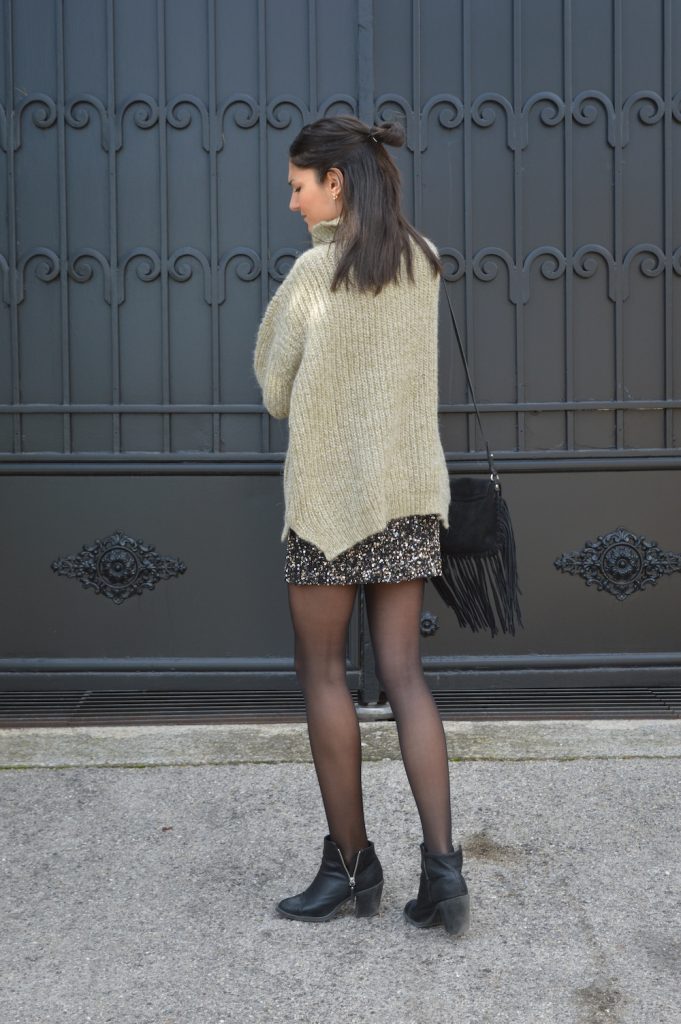 idée tenue hiver 2015 tendance jupe paillettes sequins doré argenté pull maille kaki dorée argentée bracelet manchette hipanema silver sac à franges noir mango zara sac a frange beau blog mode montre daniel wellington bottines noir h&m blog mode tendances 2015 hiver