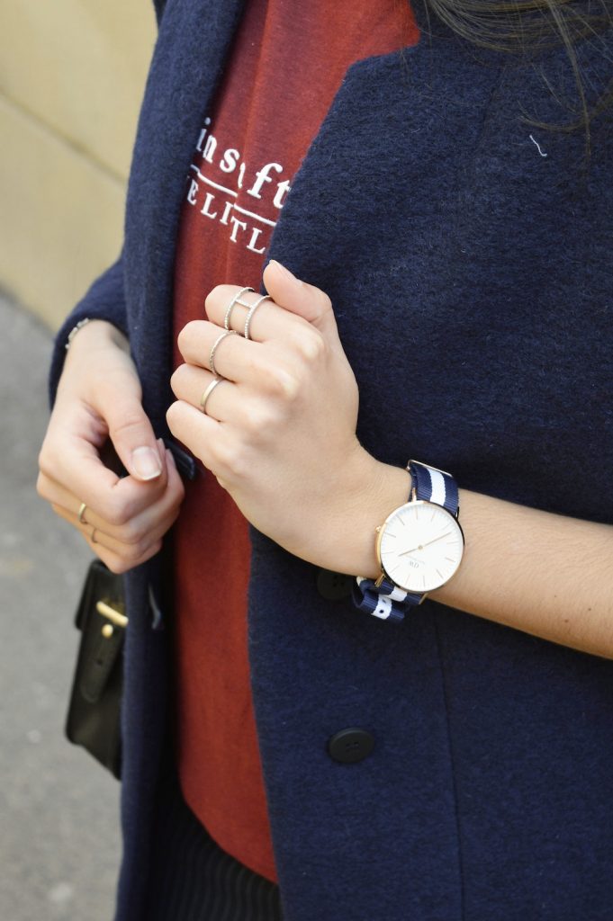 montre daniel wellington t-shirt message mango bleu marine jupe tube midi rayée rayures pas cher superstar adidas