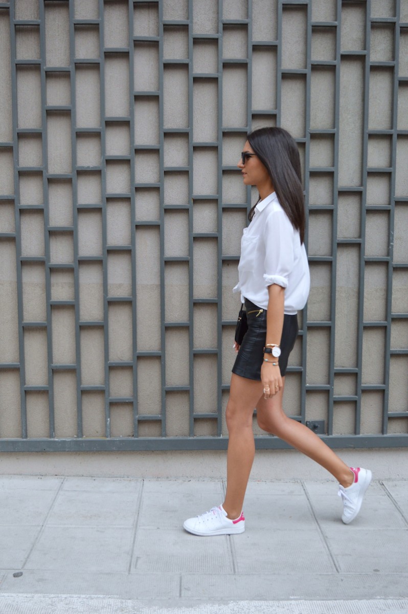 Jupe en cuir X Chemise blanche | JUNE Sixty-Five - Blog Mode