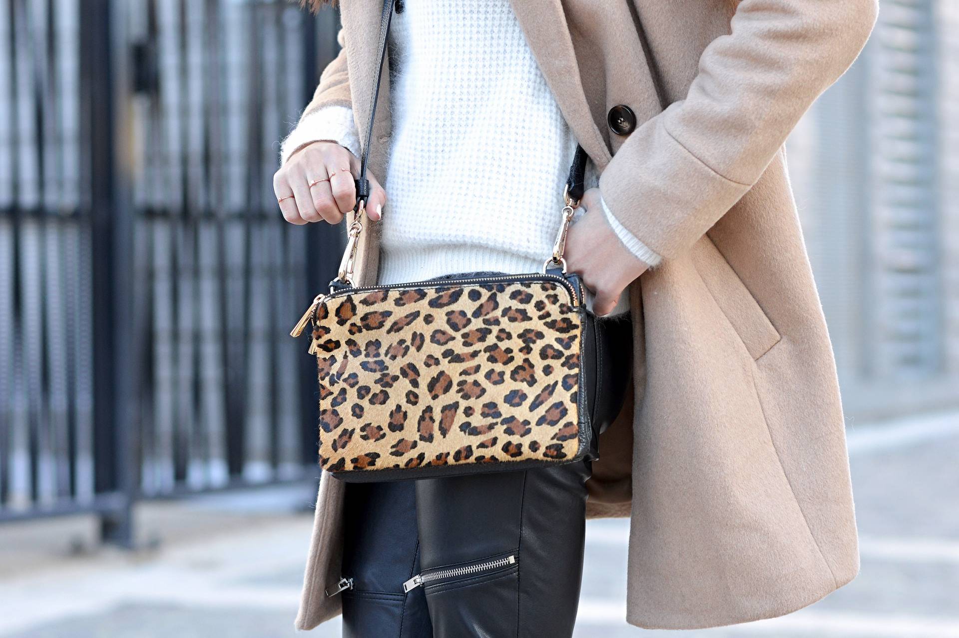 sac pochette leopard tendance