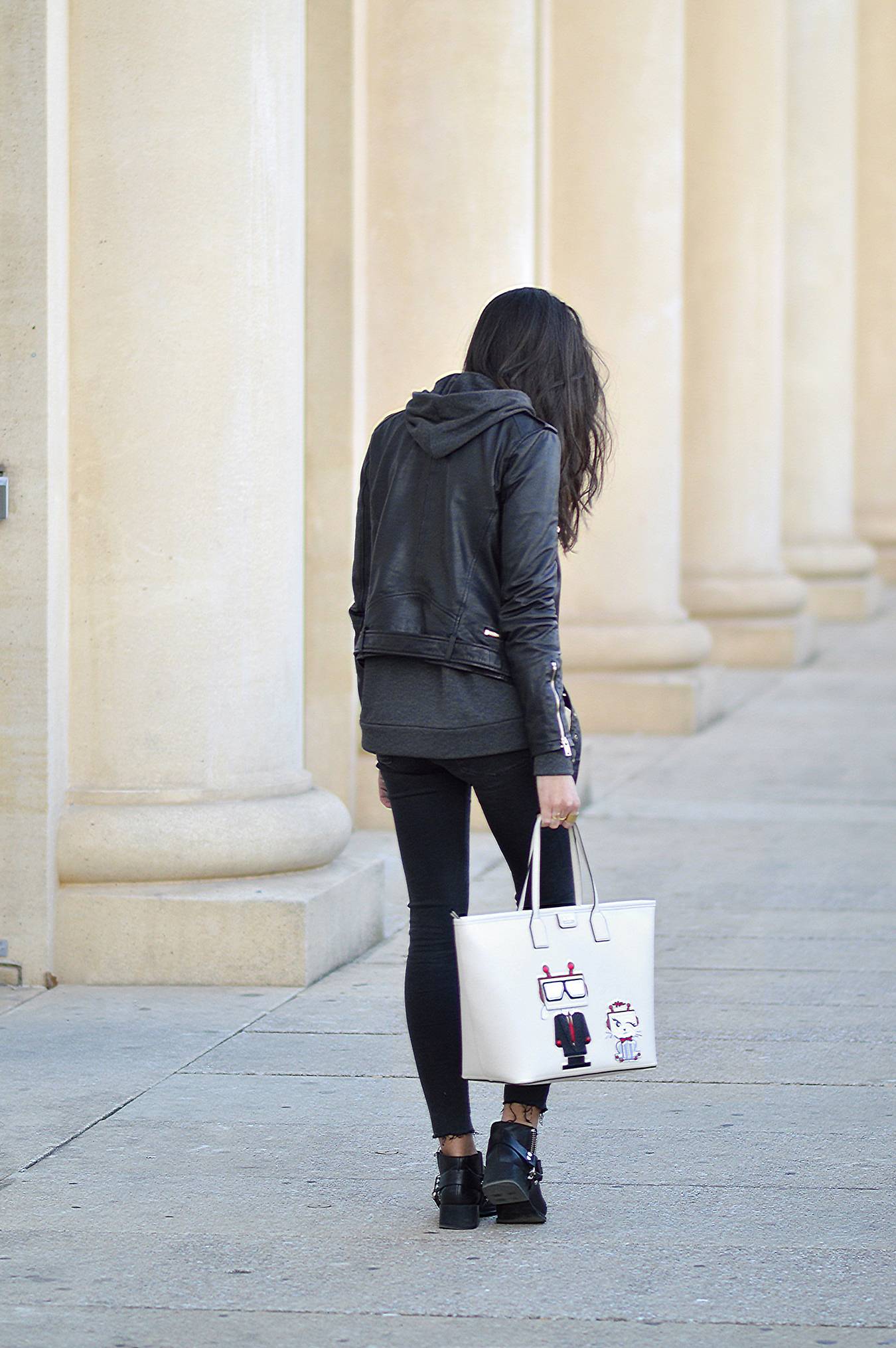 perfecto jean gris bottines cuir shopper beige karl lagerfeld