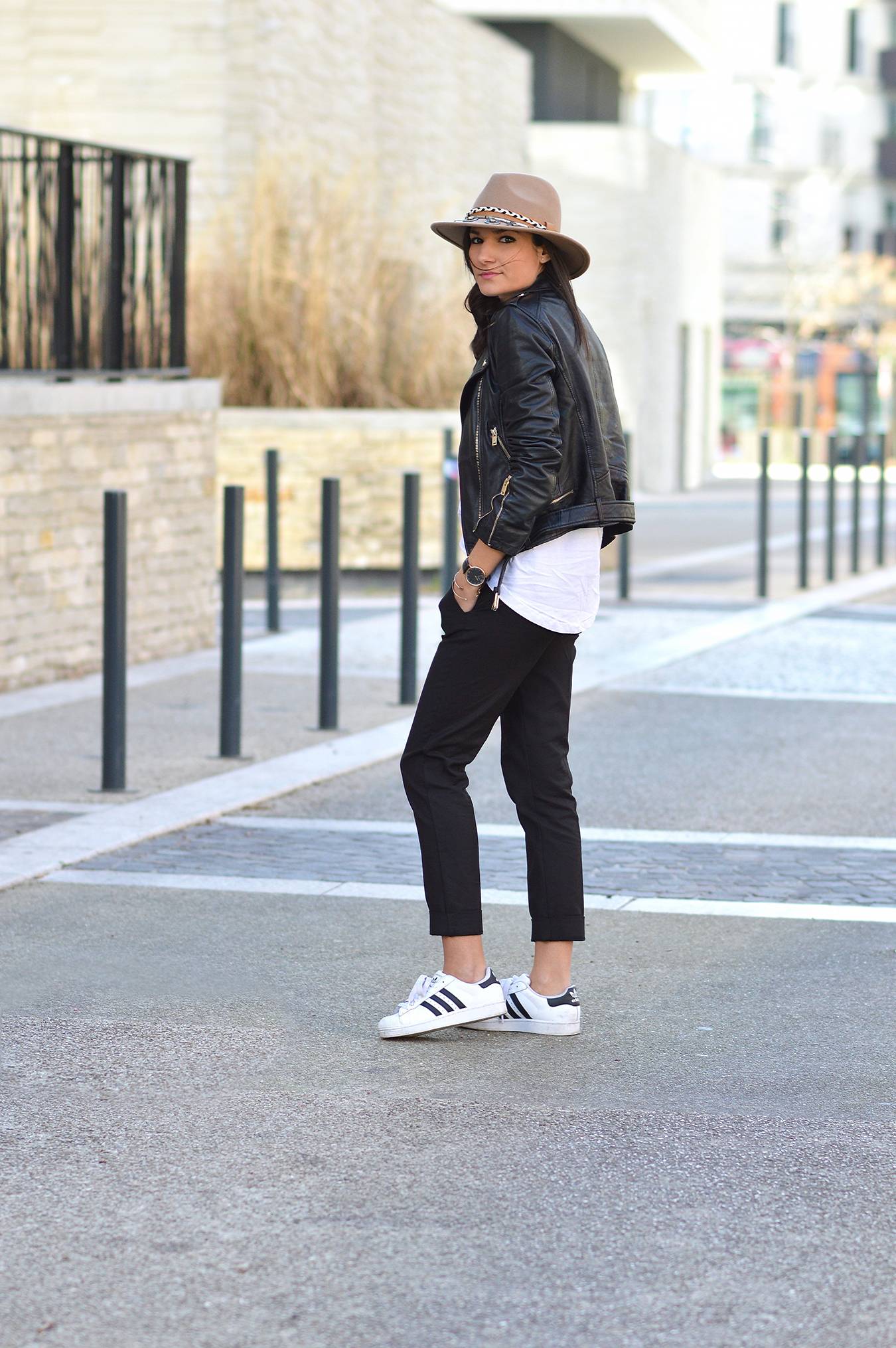 blog mode look perfecto superstard adidas pantalon pince