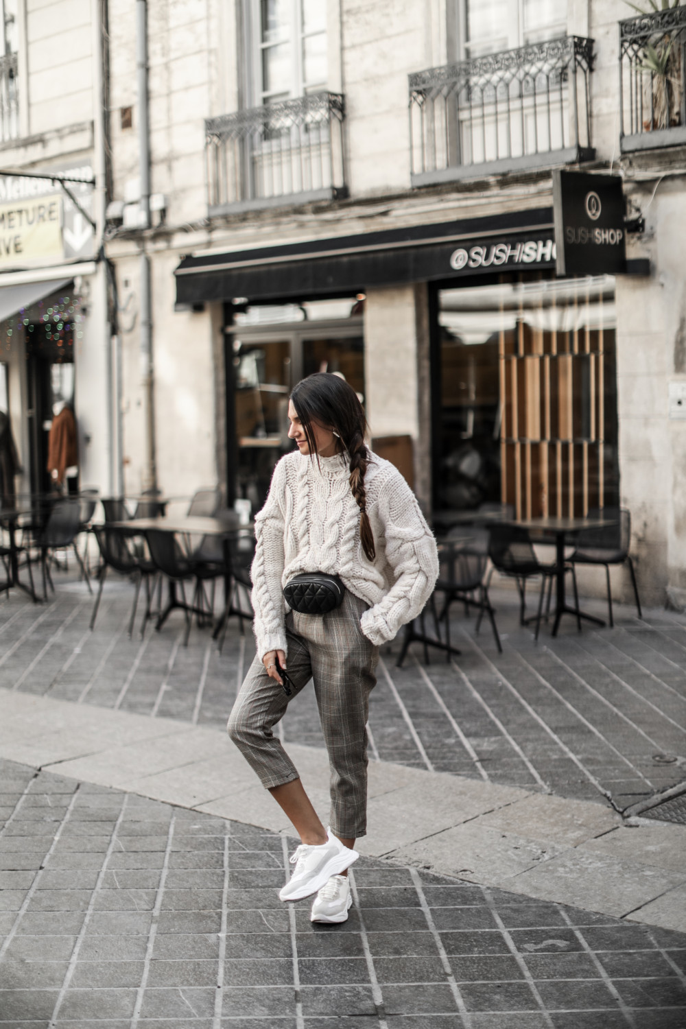 tenue avec balenciaga triple s