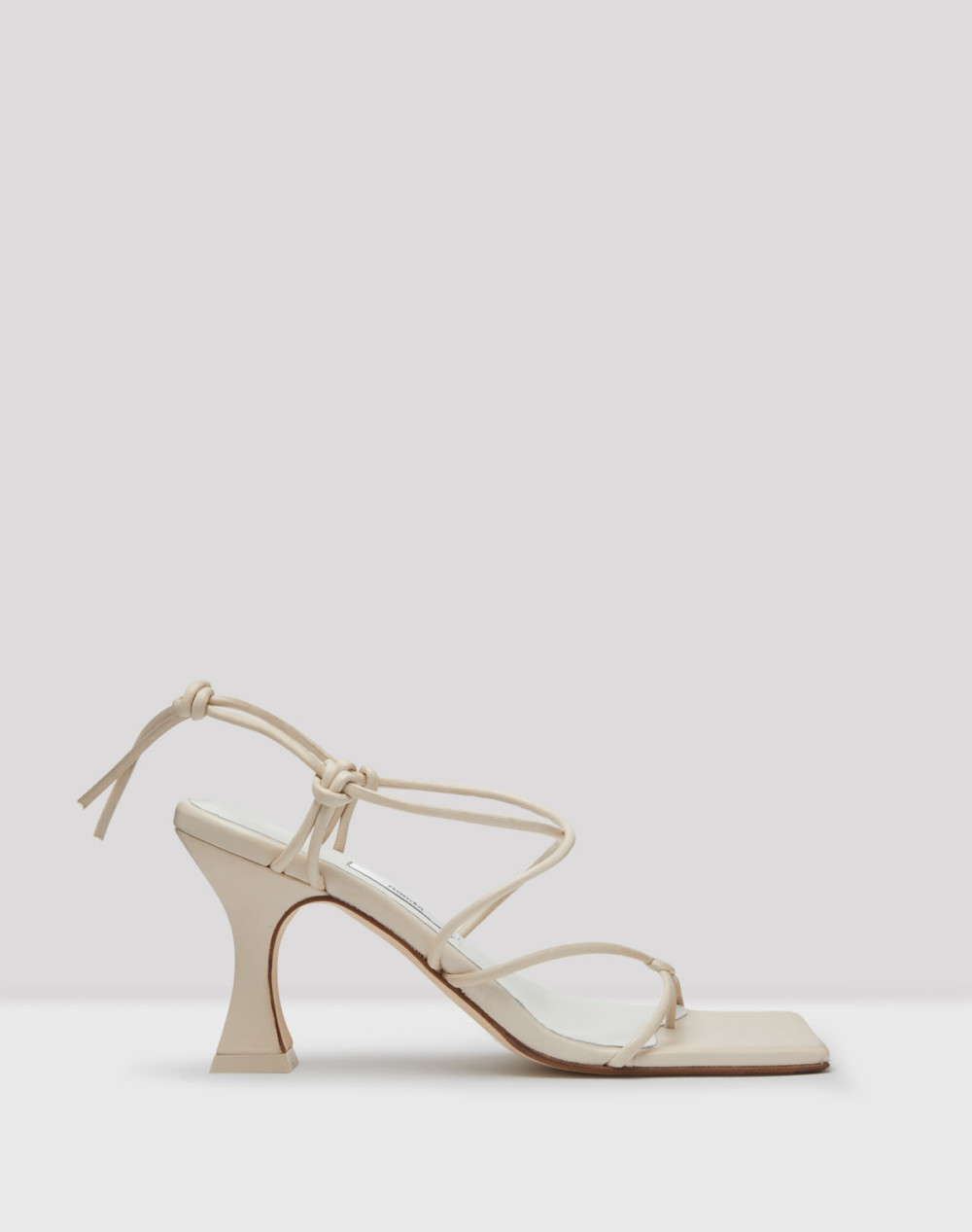 Blog Mode Chaussures Tendance Printemps été 2020 Mules Talon Sandales Bout Carré Sandales Brides June Sixty Five 15