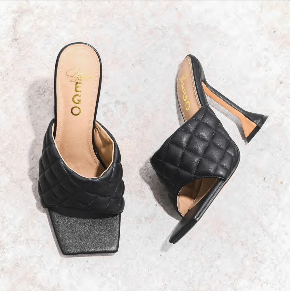 Blog Mode Chaussures Tendance été 2020 Mules Talon Sandales Bout Carré Sandales Brides June Sixty Five 4