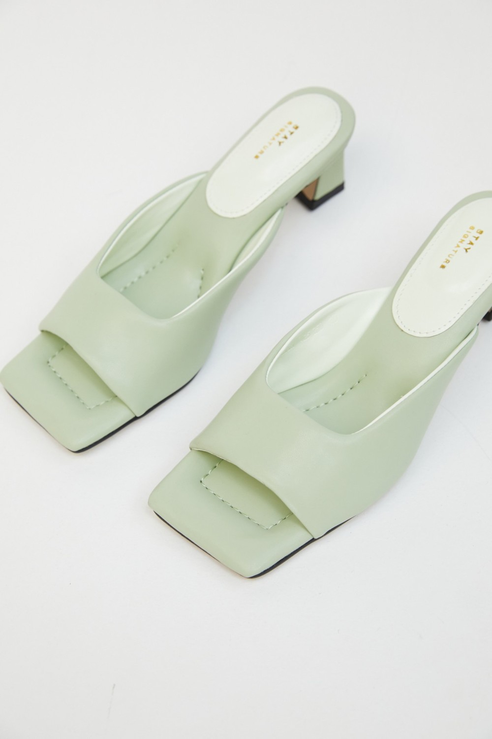 The Source Unknown Mule Mint Vert Pastel Sandales Sandals Shoes Tendance Ete 2020 Heels Talons Fashion Blog Mode