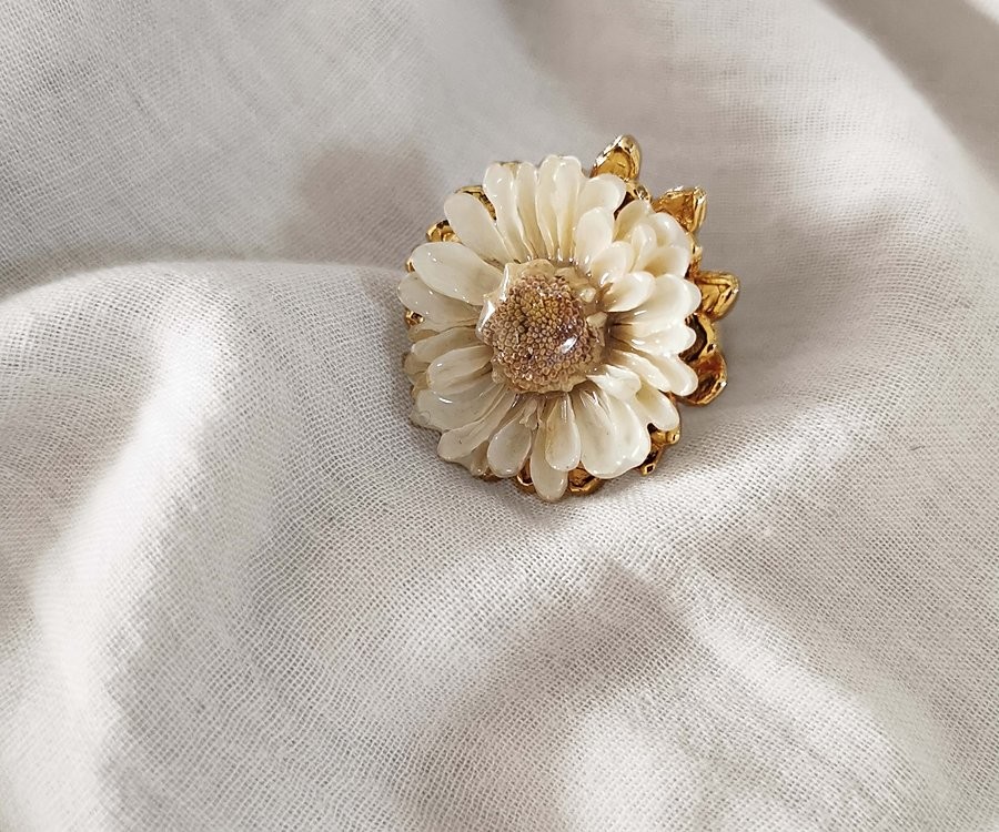 Elise Tsikis Bague Ring Or Gold Fleur Flower White Blanc Tendance Trend Bijoux Jewellery Fashion Blog Mode