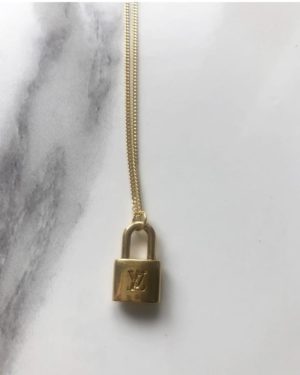 Reworked And Reloved Vintage Fashion Blog Mode Necklace Louis Vuitton Padlock Pendant Or Gold
