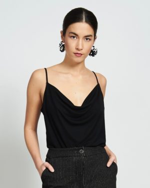 Jan N June Fashion Blog Mode Tendance Trend Summer Ete 2020 Top Noir Black Bénitier