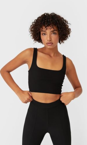 Junesixtyfive Fashion Blog Mode Tendance Automne Hiver 2020 Selection Stradivarius Crop Top Debardeur Noir