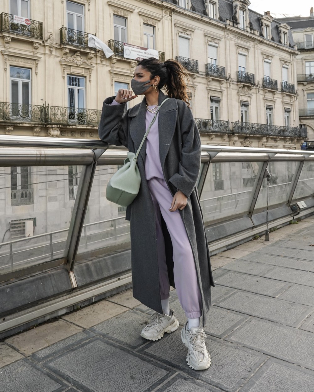 Blog Mode Look Jogging Mauve Hiver Tenue Décontractée Baskets Loungewear Ensemble Survet Coloré Sac Polene Numero Neuf 9 Streetstyle 7