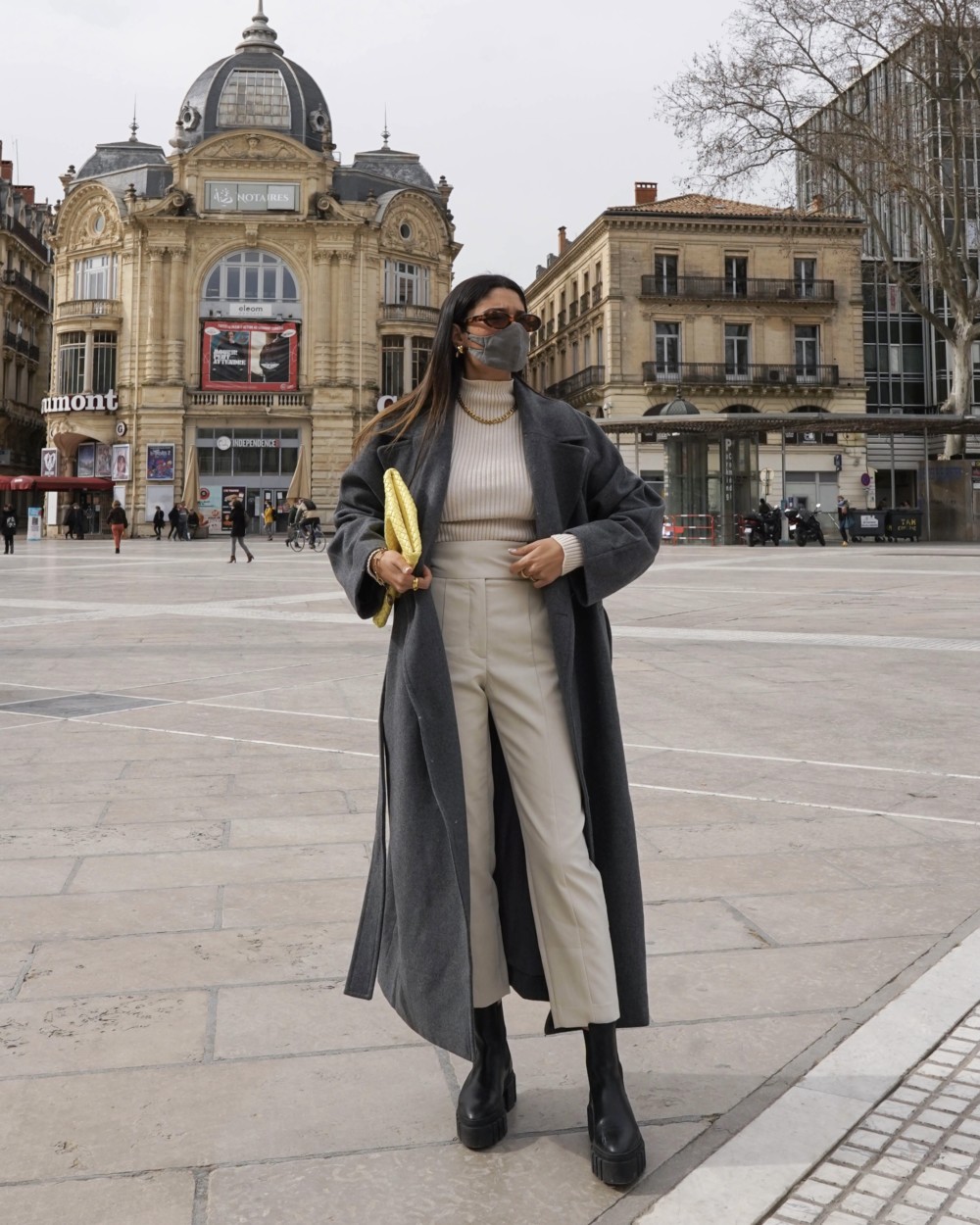 Blog Mode Gris Jaune Manteau Oversize Gris Sac Bottega Veneta Chuncky Boots 1