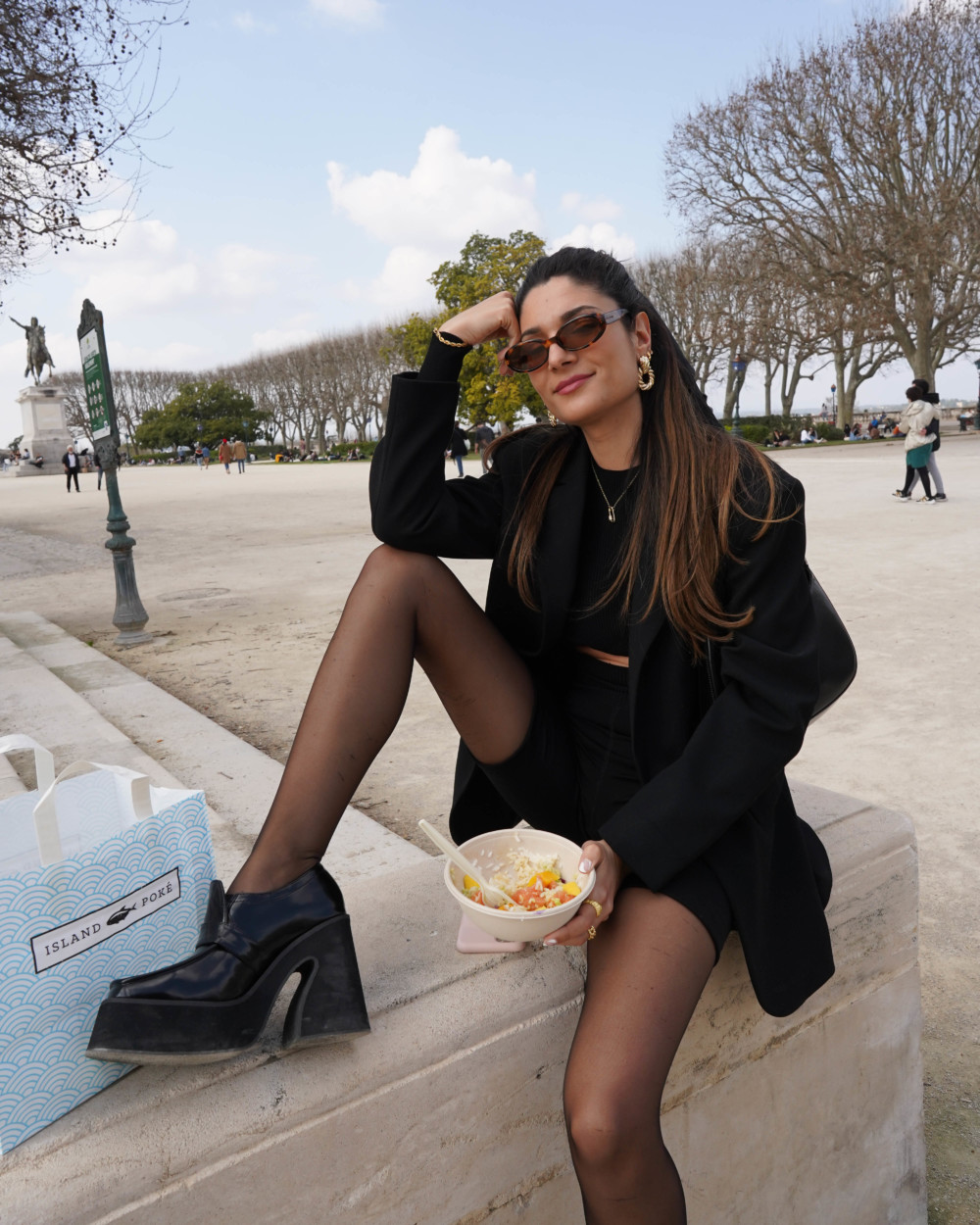 Junesixtyfive Blazer Oversize Noire Fashion Lunettes De Soleil Retro Blog Mode Look Full Black Bijoux Dores